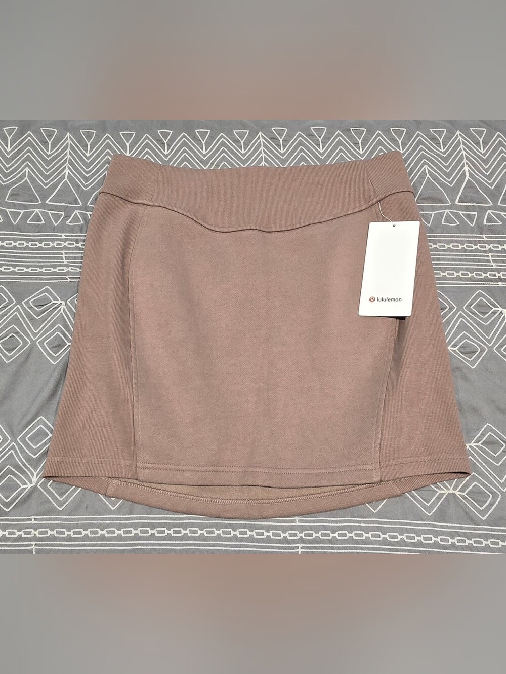 Lululemon Scuba HR Mini Skirt Size Large NWT